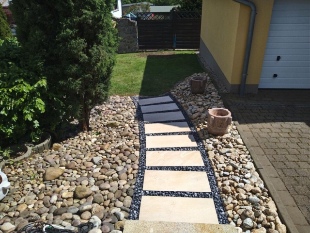 Verlegen von Gehwegplatten