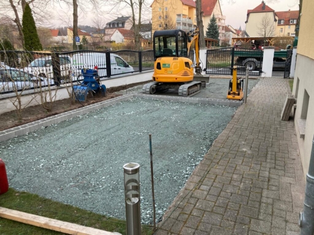 Vorarbeiten zur Pflasterung einer Einfahrt